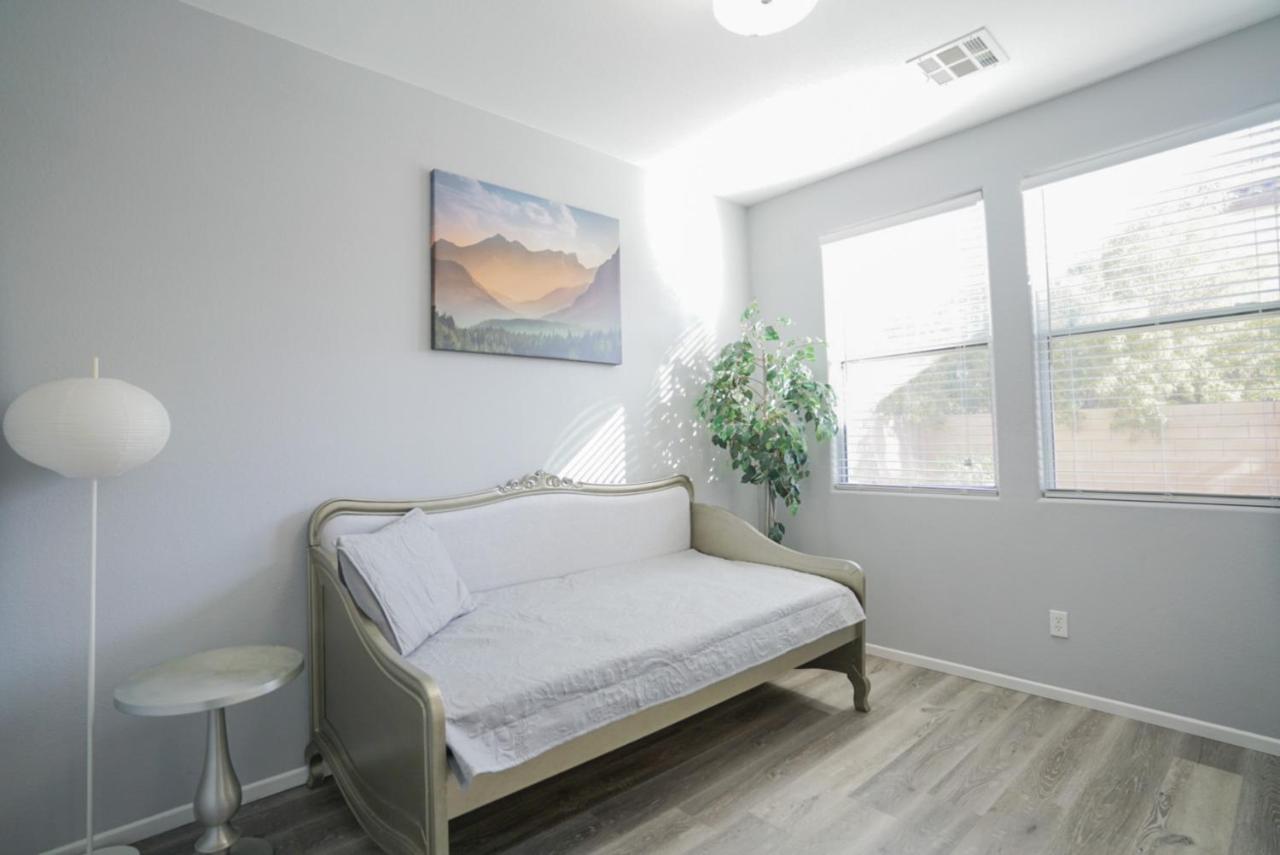 Ultra Modern Las Vegas Home 20Min From The Strip Esterno foto